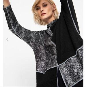 Ozai N Ku Square Cutting Jersey Long Sleeve Top